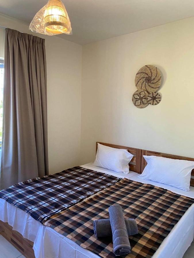 Westwood Apartments Flic en Flac Ngoại thất bức ảnh